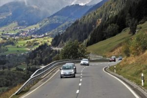 mountains-3726553_640